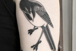 nico-tatuto-tatoueur-bordeaux-talence-oiseau-bird-minimaliste-petit