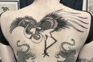 nico-tatuto-trillaud-tatoueur-bordeaux-talence-tattoo-bird-oiseau-grue-crane-gumyocho-traditionnel-oldschool-2025